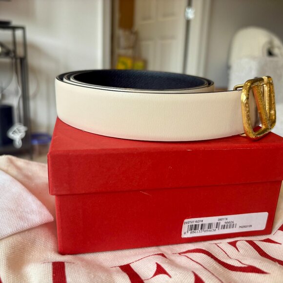 Valentino Garavani Signature V LOGO Belt | Size 90 | Calfskin Leather 30MM main image 4